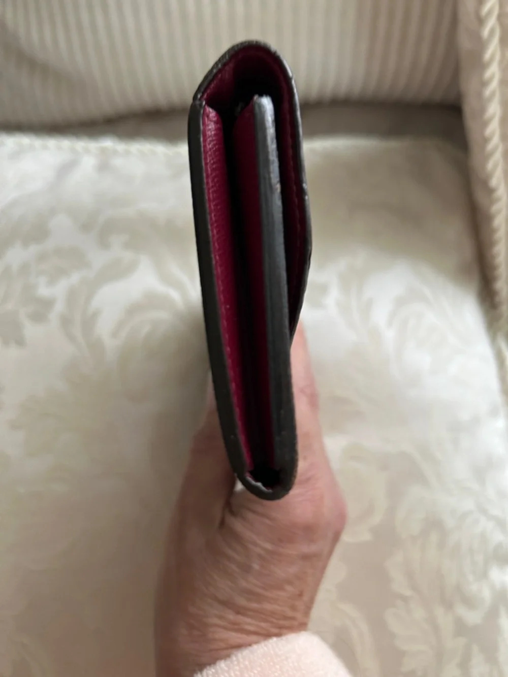 7014. ✨LUXURY✨ Louis Vuitton Emilie MonoWallet - Brown w/ Burgundy Snap. COA. - Picture 10 of 11